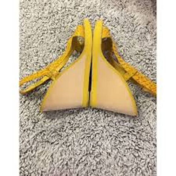 NINE WEST Tribal Yellow Snakeskin Wedge Platform Sandal Wood Heels - Picture 7 of 11